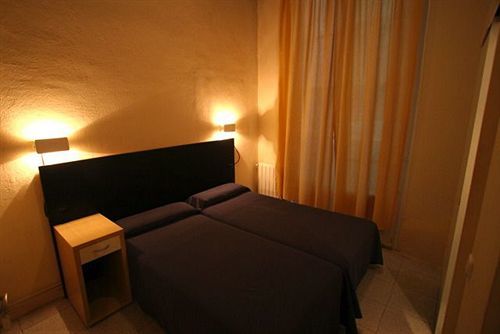 Hostal Baires Barcelona Bagian luar foto