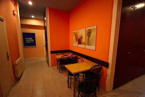 Hostal Baires Barcelona Bagian luar foto