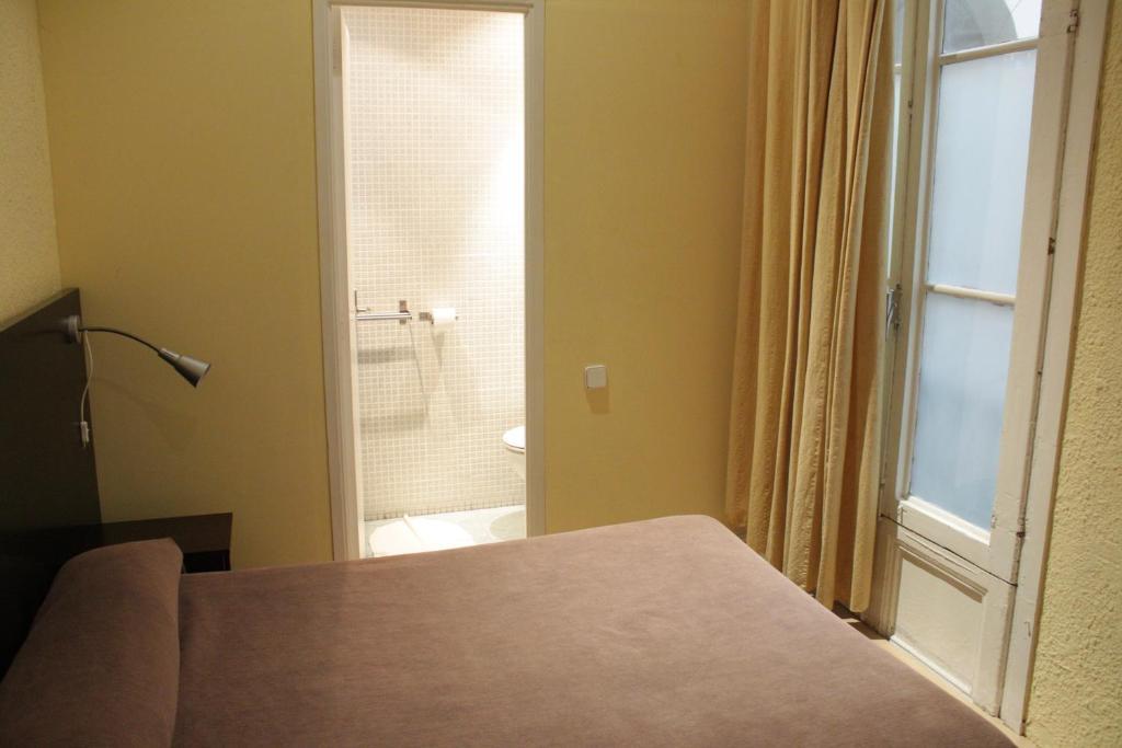 Hostal Baires Barcelona Ruang foto