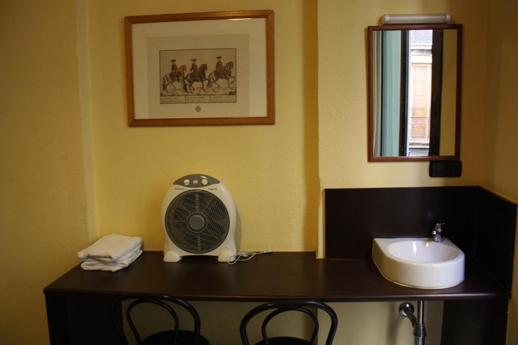 Hostal Baires Barcelona Ruang foto